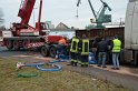 LKW umgestuerzt Niehler Hafen P173